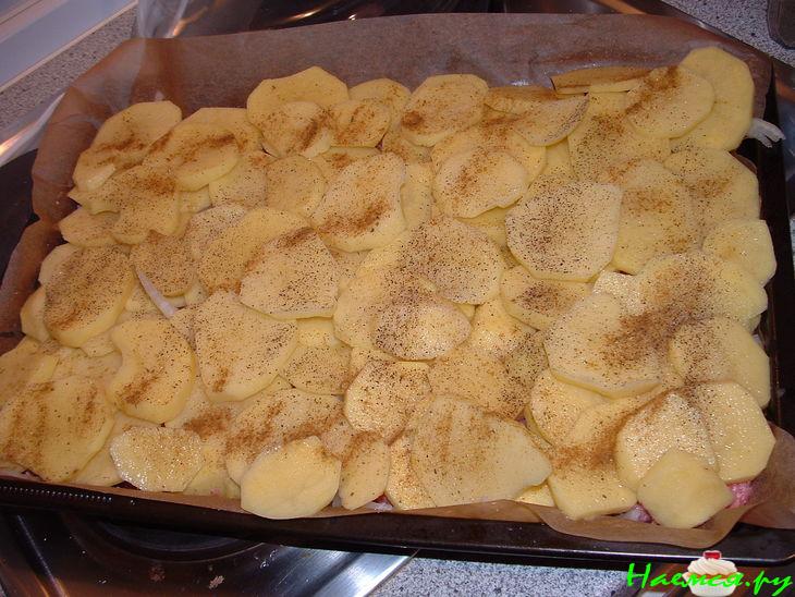 Запеканка со смешанным фаршем под сырной корочкой