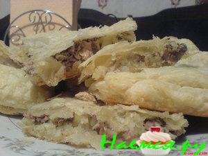 Слоеный пирог с консервой Слоеный пирог с консервой