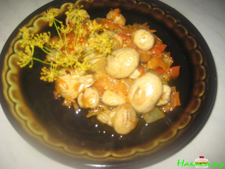 Салат из грибов дождевиков с овощами