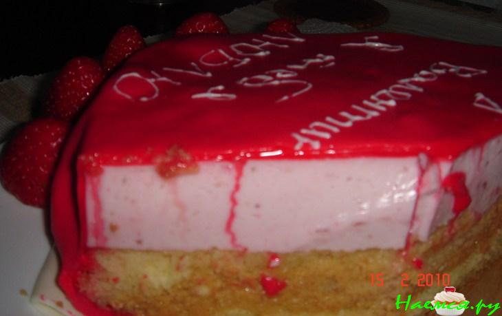 Торт "Сердце", украшенный мастикой