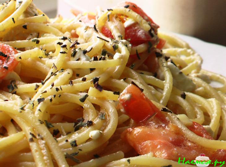 Спагетти с брынзой и базиликом