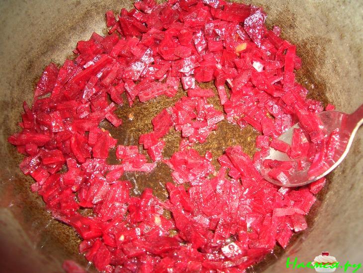 Свекольный суп с картофельной лапшой