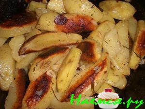 Картошечка с чесноком и розмарином в духовке 
