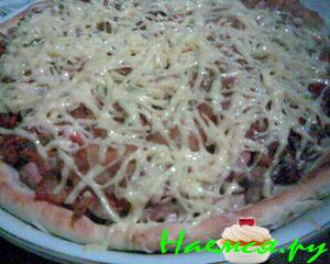 Двухслойный открытый пирог "Ассорти" по мотивам американской пиццы Двухслойный открытый пирог "Ассорти" по мотивам американской пиццы