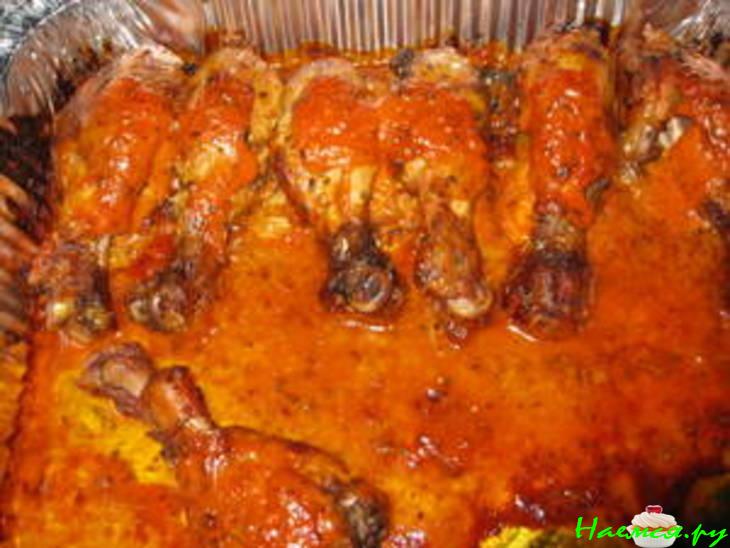 Куриные ножки со специями под соусом