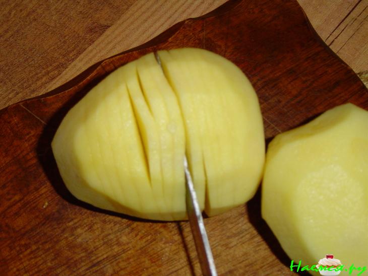 Картошка-гармошка с укропом Картошка-гармошка с укропом