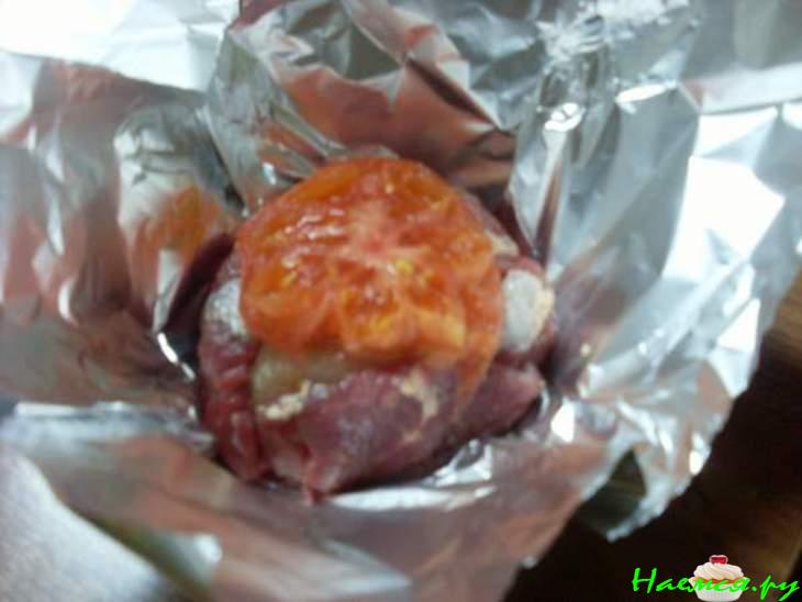 Мясо "по–охотничьи" со свежими грибами и помидорами Мясо "по–охотничьи" со свежими грибами и помидорами