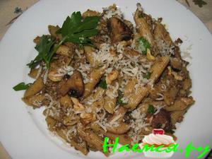 Грибы Портабелла в винно-сметанном соусе с лапшой