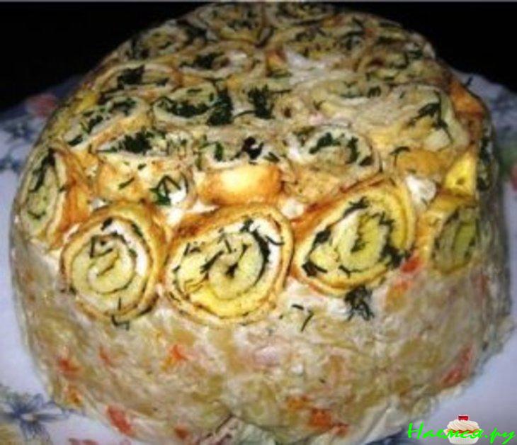 Салат "Шарлотка" с яичными блинчиками