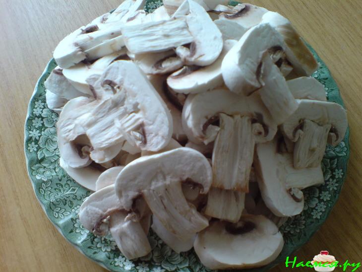 Рыба, запеченная под грибами