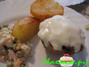 Мясные "маффины" с грибной начинкой Мясные "маффины" с грибной начинкой