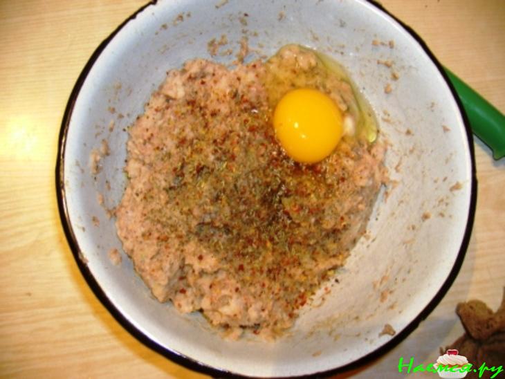 Рыбные котлетки из сайры и риса