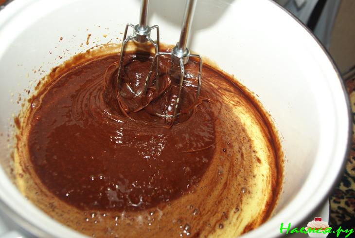 Теплый пирог с шоколадом