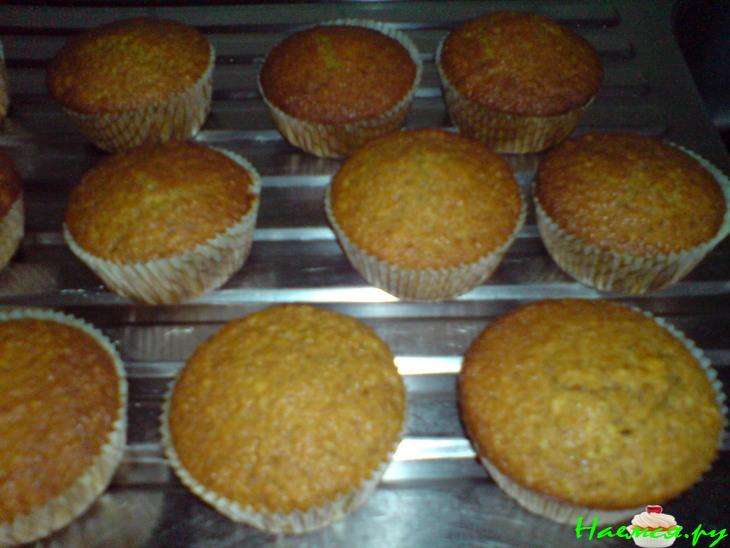 Морковные кексики с грецкими орехами Морковные кексики с грецкими орехами