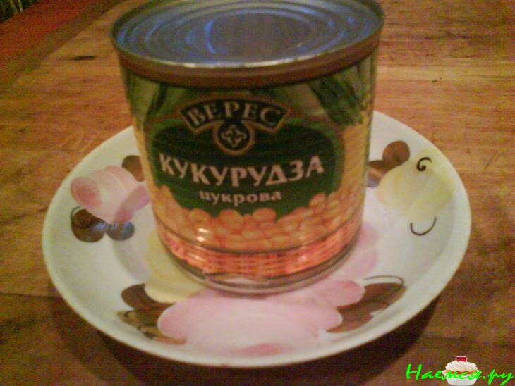 Пикантный салат из креветок и кукурузы