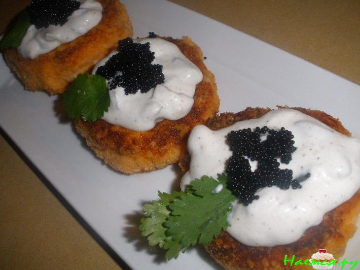 Лососевые котлетки под соусом Лососевые котлетки под соусом