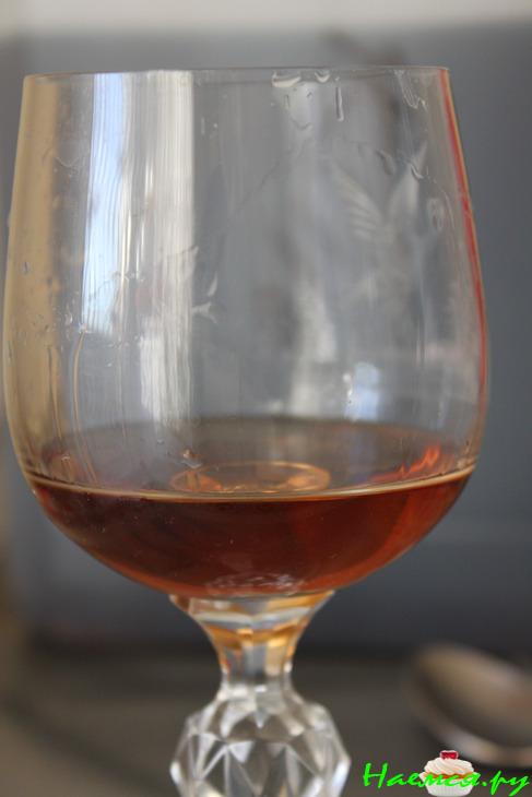 Торт горькошоколадный с кофейным кремом и ромовой пропиткой