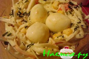 Салат "Гнездо" из крабовых палочек Салат "Гнездо" из крабовых палочек