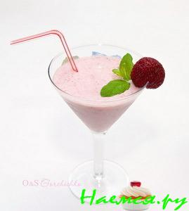 Клубничный смузи (smoothie)