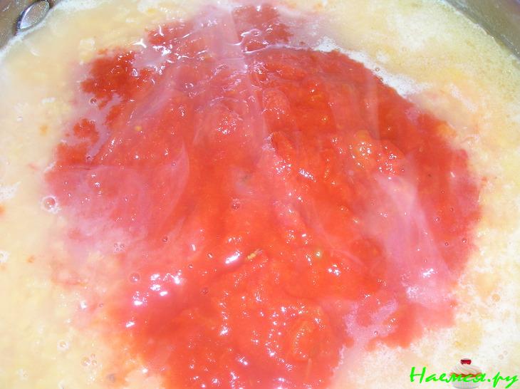 Густой чечевичный суп с копчеными свиными ребрышками Густой чечевичный суп с копчеными свиными ребрышками