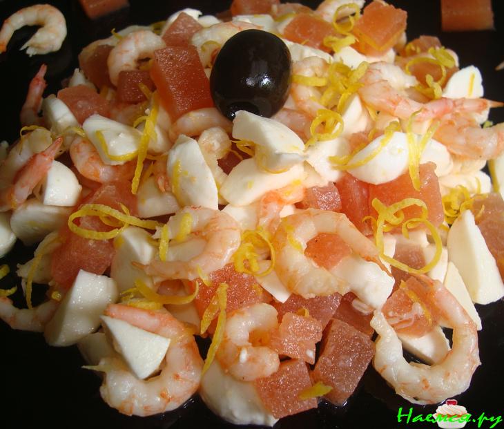 Моцарелла с креветками и желе из помидоров Моцарелла с креветками и желе из помидоров