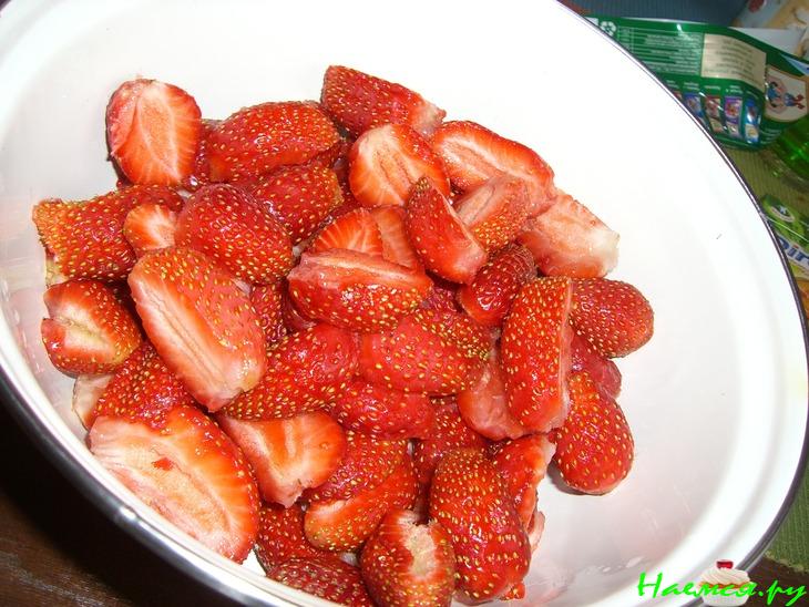 Клубничное варенье с орехами и семечками!