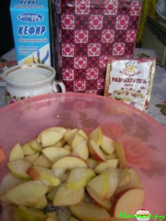 Оладушки с яблоками Оладушки с яблоками