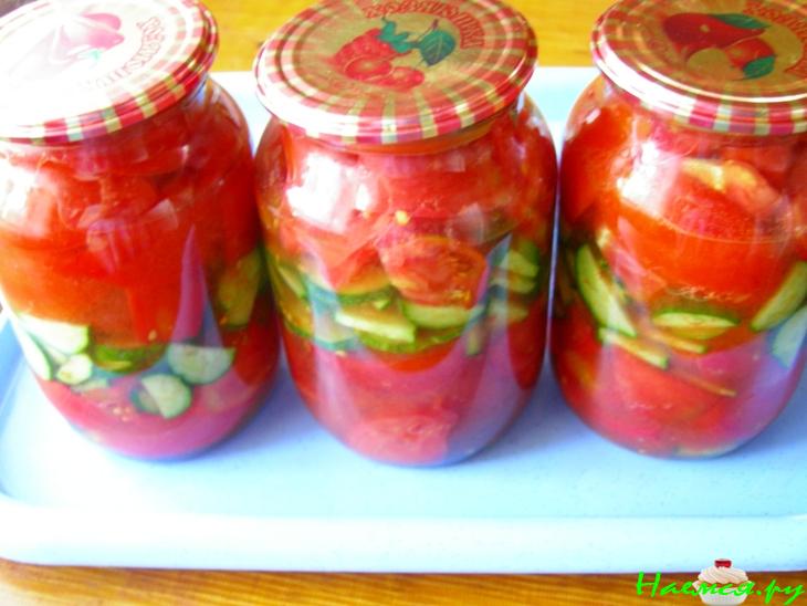 Консервированный салат из помидоров и огурцов Консервированный салат из помидоров и огурцов