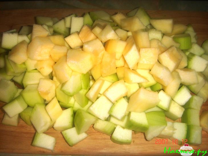 Кабачки с овощами и чесночком на зиму Кабачки с овощами и чесночком на зиму