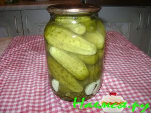 Огурчики маринованные, хрустящие, с чесноком