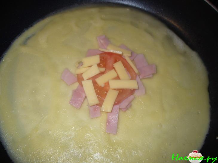 Блинные конвертики с ветчиной и сыром