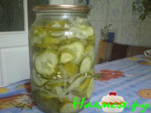 Салат из огурцов и лука