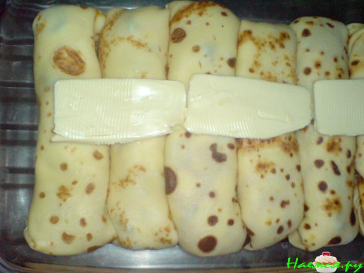 Налистники с творогом, маком и сушеной вишней