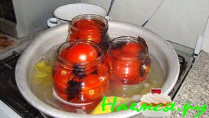 Томаты с базеликом