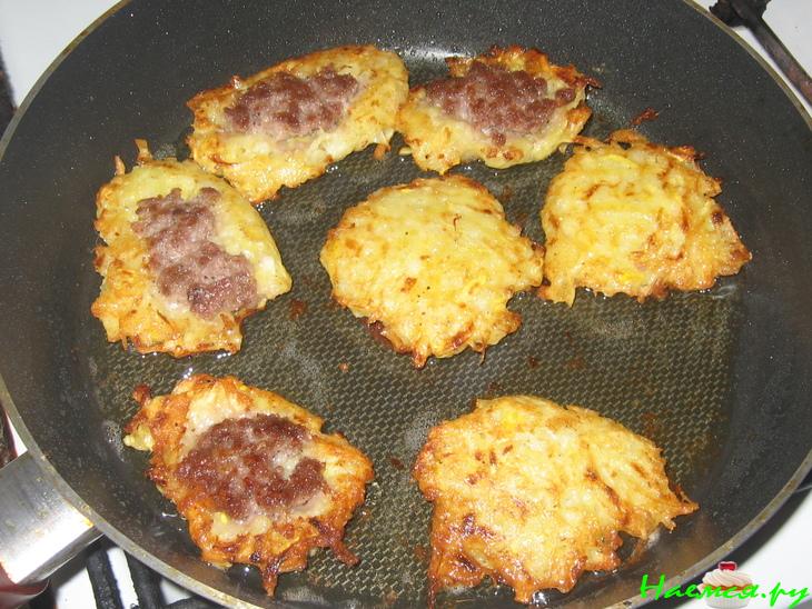 Вариант овощных блинчиков с мясом