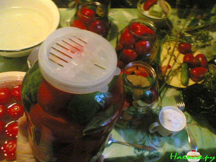 Маринованные огурцы с помидорами&nbsp; 