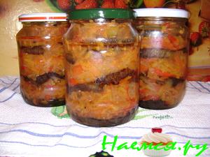 Обжаренные баклажаны с овощами