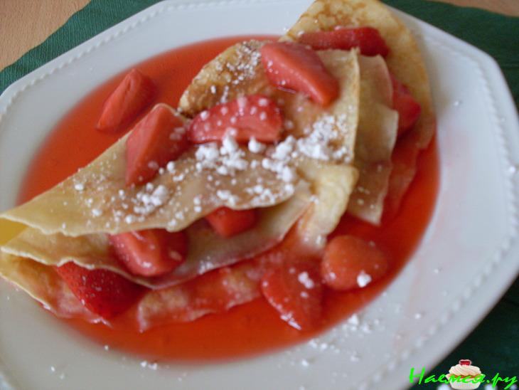 Crepes в клубничном соусе Crepes в клубничном соусе