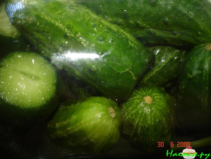 Маринованные огурцы малосольные