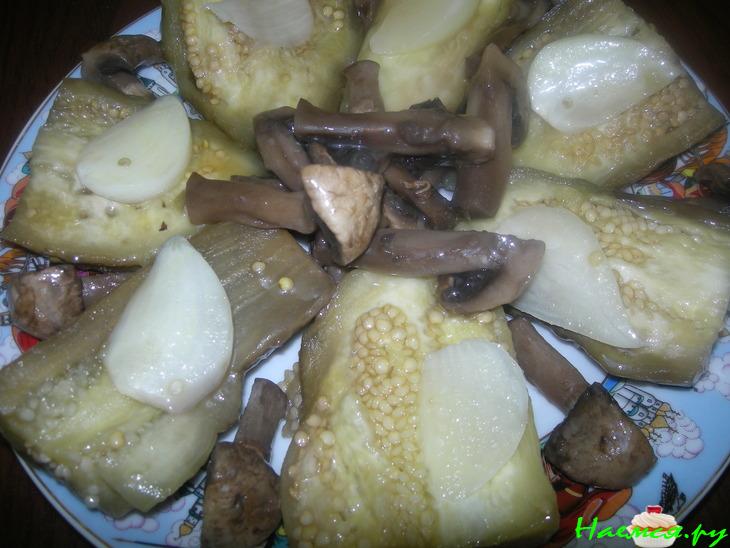 Баклажаны маринованные с шампиньонами Баклажаны маринованные с шампиньонами