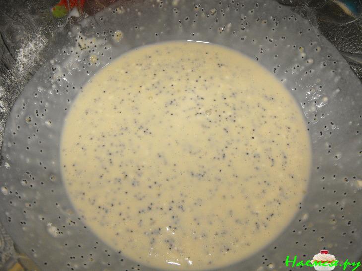 Маковые крепы с земляничным вареньем