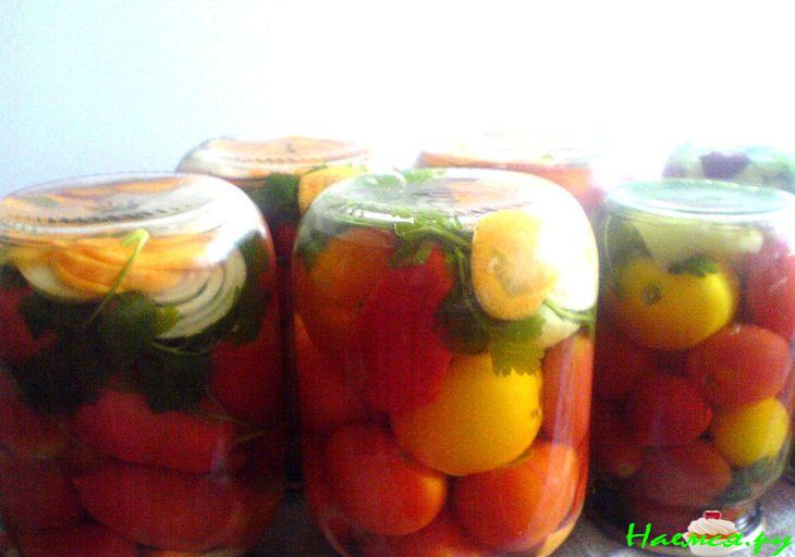Помидоры консервированные с морковкой и перцем Помидоры консервированные с морковкой и перцем