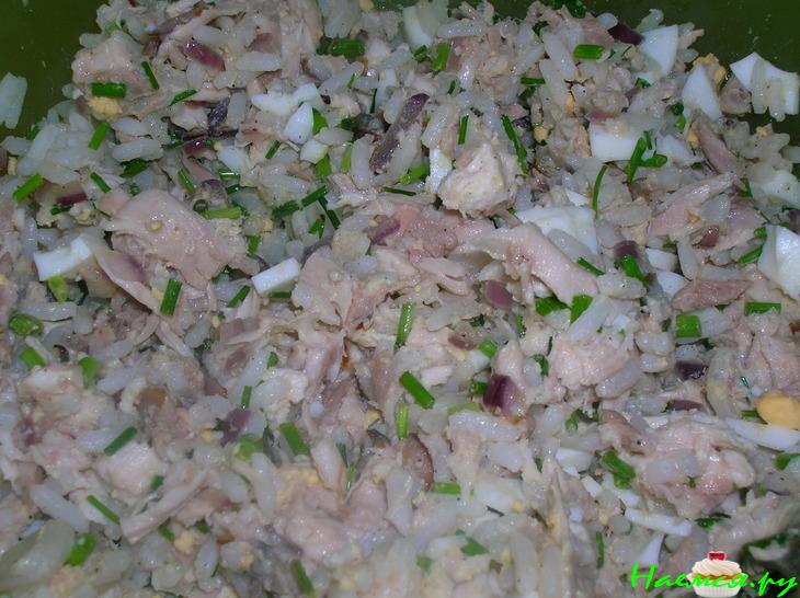 Блинчики в сырную клеточку, фаршированные курятиной Блинчики в сырную клеточку, фаршированные курятиной