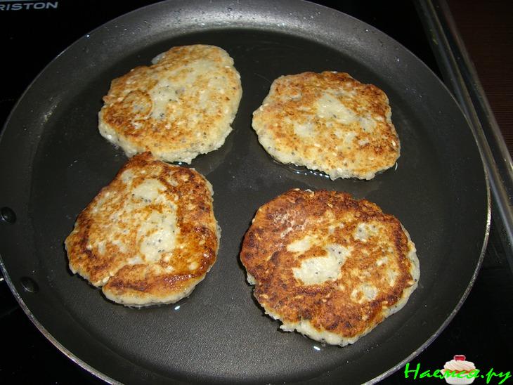 Сырники с кунжутом и маком