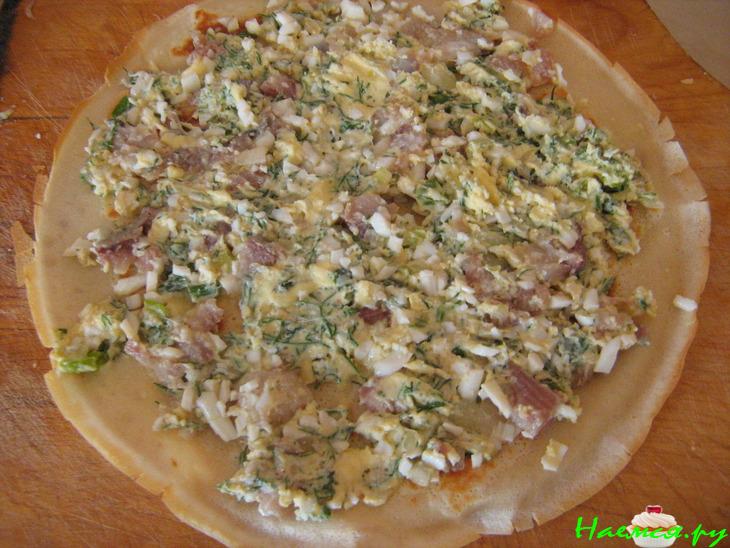 Закусочные пивные блинчики с салатом 