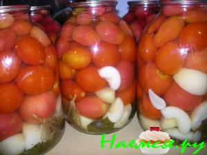 Маринованные помидоры с яблоками (без уксуса)