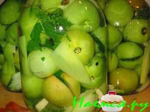 Фаршированные зеленые помидоры на зиму