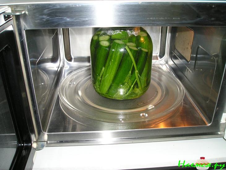 Огурцы маринованные с чесночком