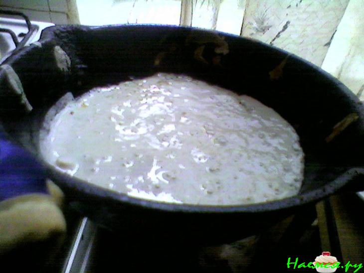 Блины с овсяными хлопьями и сметанным кремом