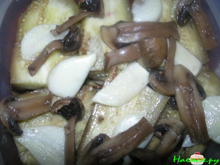 Баклажаны маринованные с шампиньонами Баклажаны маринованные с шампиньонами